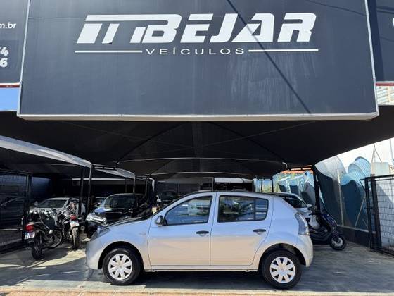 RENAULT SANDERO 1.0 EXPRESSION 16V FLEX 4P MANUAL RENAULT SANDERO 1.0 EXPRESSION 16V FLEX 4P MANUAL
